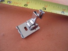 Piedino per tubazioni doppio