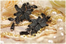 Orecchini in pizzo macrame fiore handmade punto lunce e strass neri*errings lace