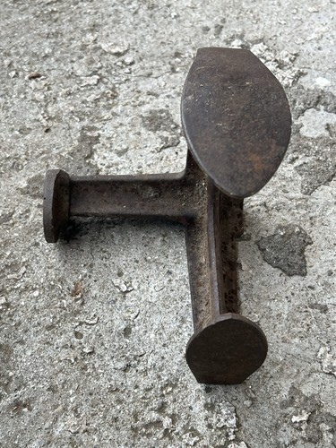 Vecchia incudine utensile da - vecchia,