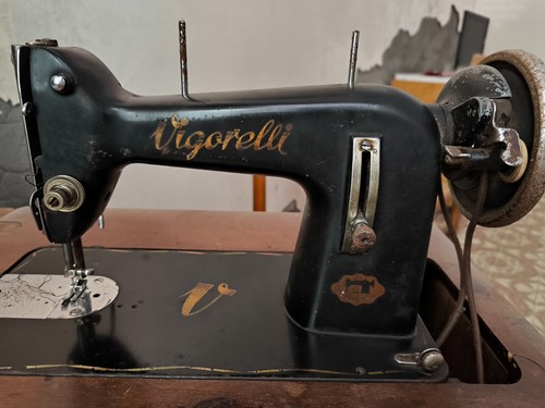 Macchina cucire epoca - da, d’epoca