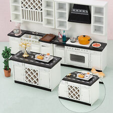 Casa delle bambole in legno