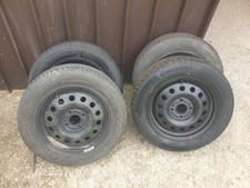 N.4 CERCHI E GOMME COMPLETE 195 60 15 T FORD FOCUS WAGON 4 FORI 15"6J H2 ET52,5