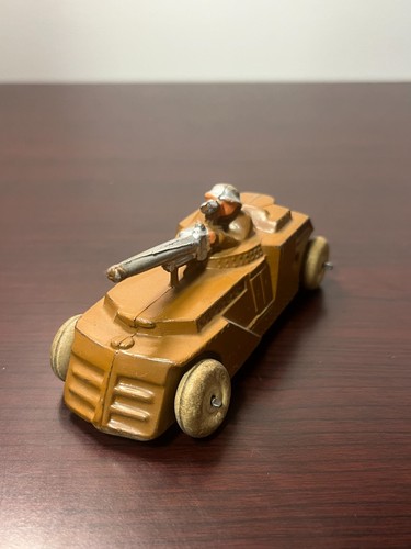 Carro armato giocattolo