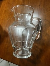 Brocca in vetro con motivo a