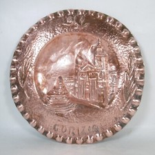 F603 PANNELLO PIATTO DECORATIVO DA PARETE IN RAME BASSORILIEVO GORIZIA 25 cm