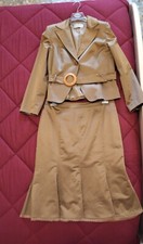 Gonna e giacca coconuda color bronzo usati poche volte in ottime condizioni 