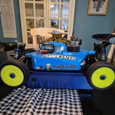 Team Associated RC8B4 Nitro