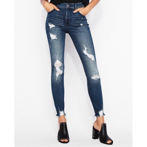Jeans nuovi con etichette