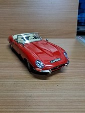 Burago Jaguar E (1961) 1/18