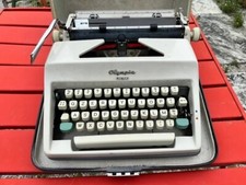 Macchina da scrivere Olympia Monica completa di scatola vintage 