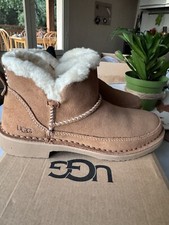 Stivaletti da neve UGG, donna
