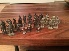 18 Soldatini  misti ,ferro,rame ,ottone 4 cm  e 3  di 2,5 Cmm