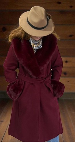 Cappotto bordeaux avvolgente