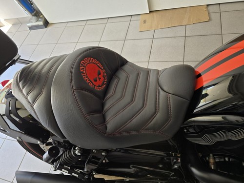 Sella costum nuova harley - costum,