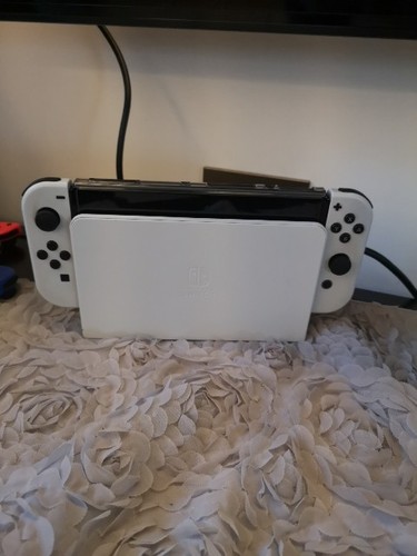 Nintendo switch modello oled - nintendo,