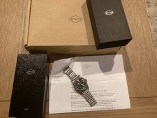 Scatola orologio e documenti