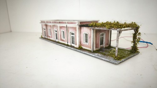 Plastico edificio ferroviario - plastico,