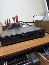 NAD C427 Sintonizzatore stereo