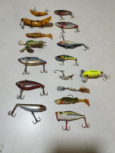 Lotto esche pesca - 16,