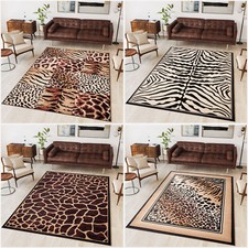 Tappeto pelo corto motivi