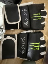 RARO Guanti Monster Energy MMA