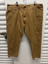 Todd Snyder chino preferito