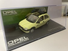 Opel Collection 1/43 Opel Corsa B Swing 1993 - 2000 giallo in vetrina