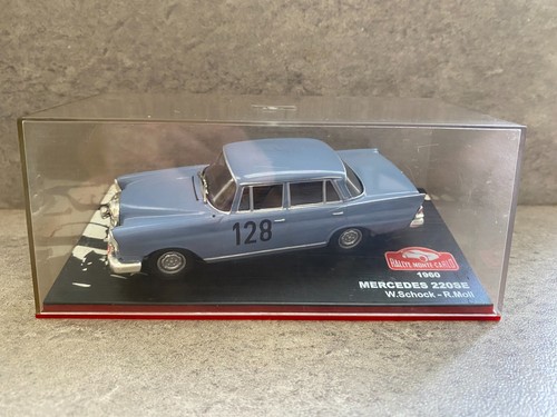 Diecast mercedes 220se - 1:43,