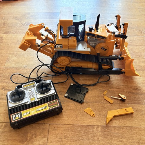 Bulldozer radiocomandato