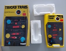 TRICKY TRAPS by TOMY Gioco