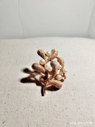 Spilla corona trifari tono - corona, oro