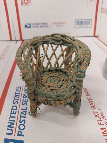 Sedia arredo bambola vimini