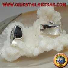 Orecchino Argento 925‰ a cerchio semplice allungato chiusura a scatto 14x12x6 mm