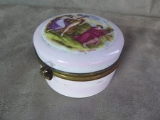 BELLE BOÎTE en porcelaine à