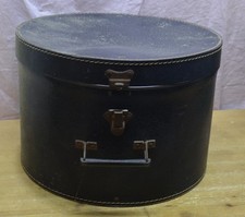 VECCHIA CAPPELLIERA IN CARTONE PRESSATO  (RM04)