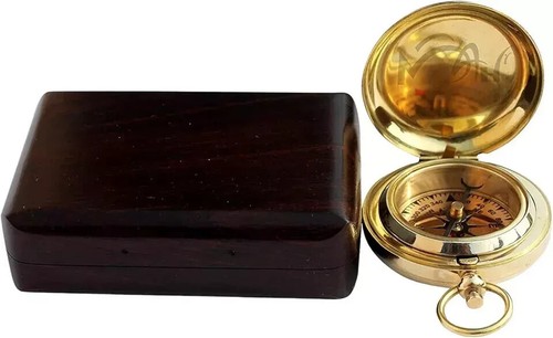 Antica bussola tascabile