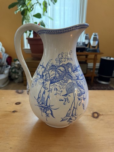 Antico vaso brocca ceramica