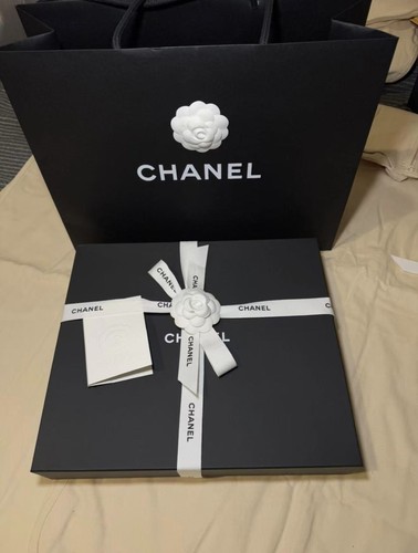 100 authentic chanel gift box - chanel,