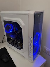PC Gaming ideale per giochi, Mid Tower bianco con ventilatori a luce led blu