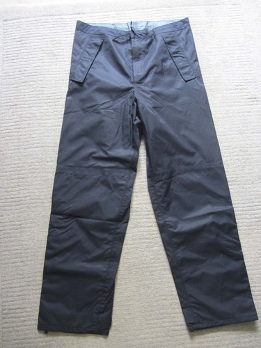 Pantaloni sopra impermeabili