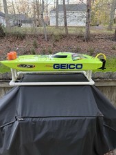 ProBoat Miss Geico Zelos 36"