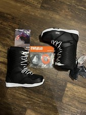 Nuovi stivali da snowboard