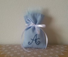 Sacchetti sacchettini confetti battesimo matrimonio ricamo punto croce tela aida
