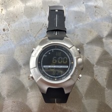 Orologio uomo Suunto Observer per ricambi o riparazione alti non giusto temperatura non giusto