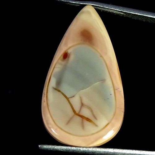 Pietra preziosa cabochon