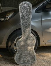 Custodia per chitarra vintage in alluminio incisa a mano - adatta a Fender Strato e Telecaster
