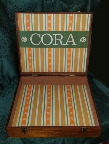 Cassetta legno laccato - in, cora