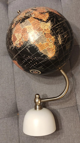 Elegante mappamondo nero con - elegante,