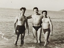 Shirtless Guys Trunks Bulge