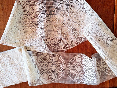 Dentelle 170 cm de - -,